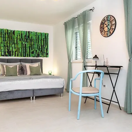 Yukka Comfor Center Hvar With Parking Apartmán *